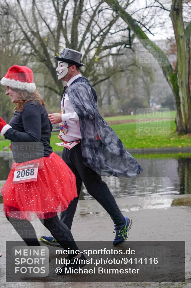 07.12.2025 - St. Pauli X-Mass-Run No. 15 Michael Burmester http://msf.ph/oto/9414116 07.12.2025 10:04:28 Laufen 2068 meine-sportfotos.de