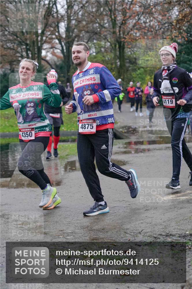 07.12.2025 - St. Pauli X-Mass-Run No. 15 Michael Burmester http://msf.ph/oto/9414125 07.12.2025 10:04:29 Laufen 15, 4350, 15, 4875, 4119 meine-sportfotos.de