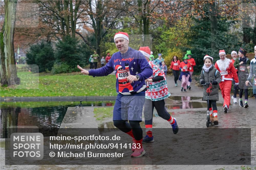 07.12.2025 - St. Pauli X-Mass-Run No. 15 Michael Burmester http://msf.ph/oto/9414133 07.12.2025 11:46:42 Laufen 15, 4289, 4325, 4210 meine-sportfotos.de