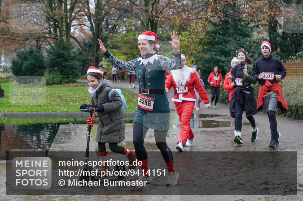 07.12.2025 - St. Pauli X-Mass-Run No. 15 Michael Burmester http://msf.ph/oto/9414151 07.12.2025 11:46:43 Laufen 15, 4288, 4325, 4210, 4332 meine-sportfotos.de