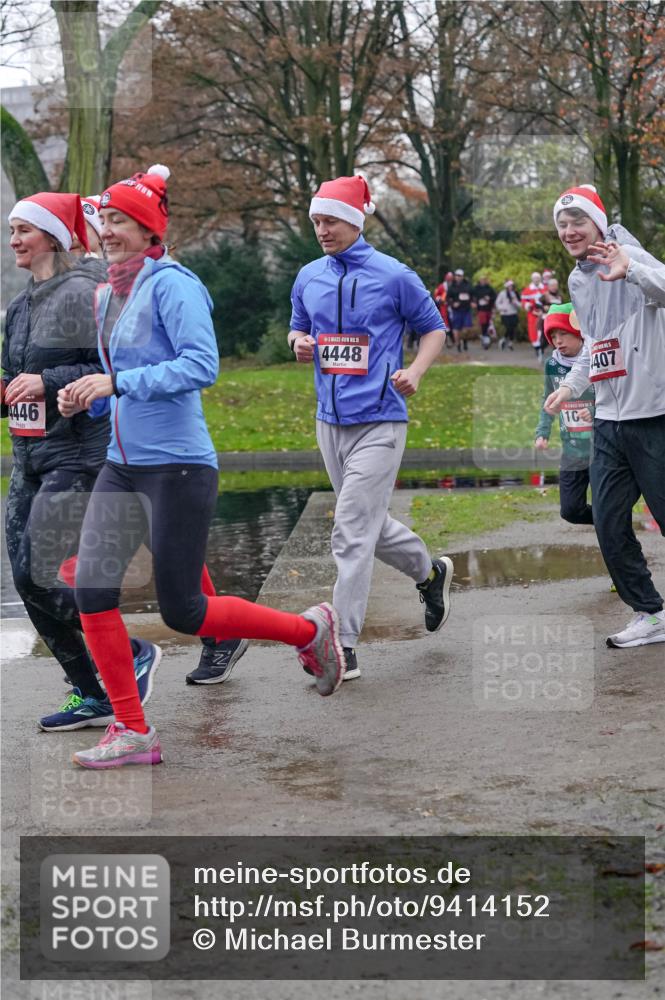 07.12.2025 - St. Pauli X-Mass-Run No. 15 Michael Burmester http://msf.ph/oto/9414152 07.12.2025 10:04:32 Laufen 4446, 5, 4448, 10, 407 meine-sportfotos.de
