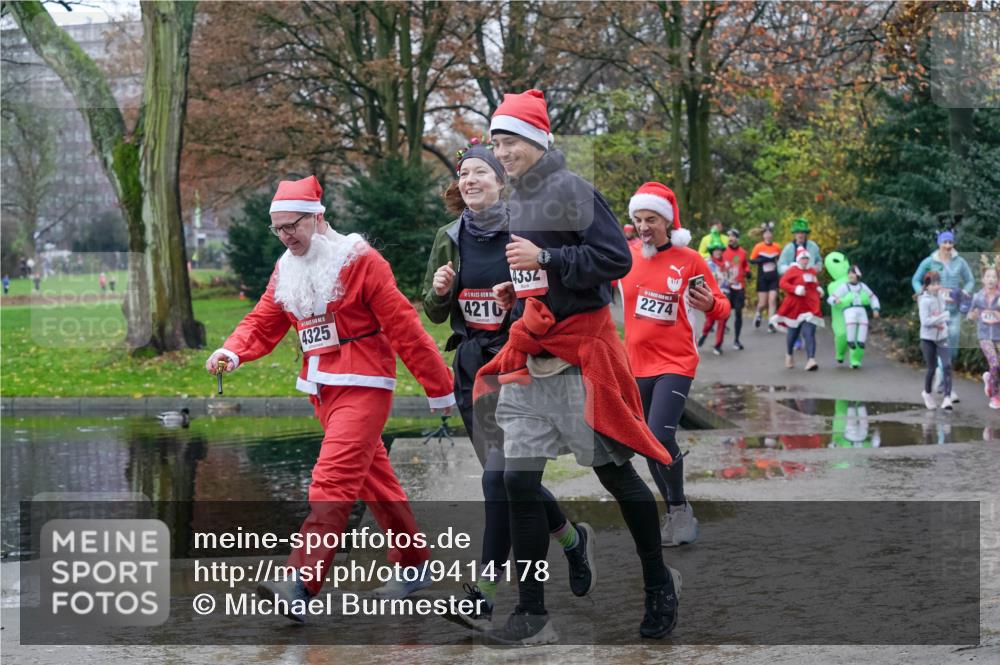 07.12.2025 - St. Pauli X-Mass-Run No. 15 Michael Burmester http://msf.ph/oto/9414178 07.12.2025 11:46:45 Laufen 4325, 4210, 4332, 2274, 42 meine-sportfotos.de