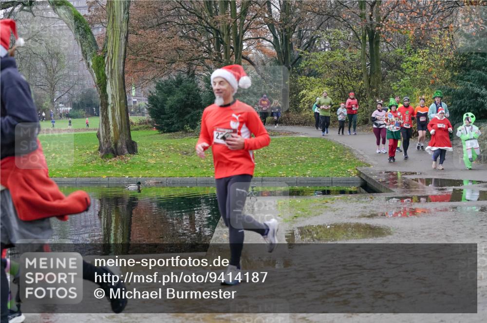 07.12.2025 - St. Pauli X-Mass-Run No. 15 Michael Burmester http://msf.ph/oto/9414187 07.12.2025 11:46:46 Laufen 222 meine-sportfotos.de