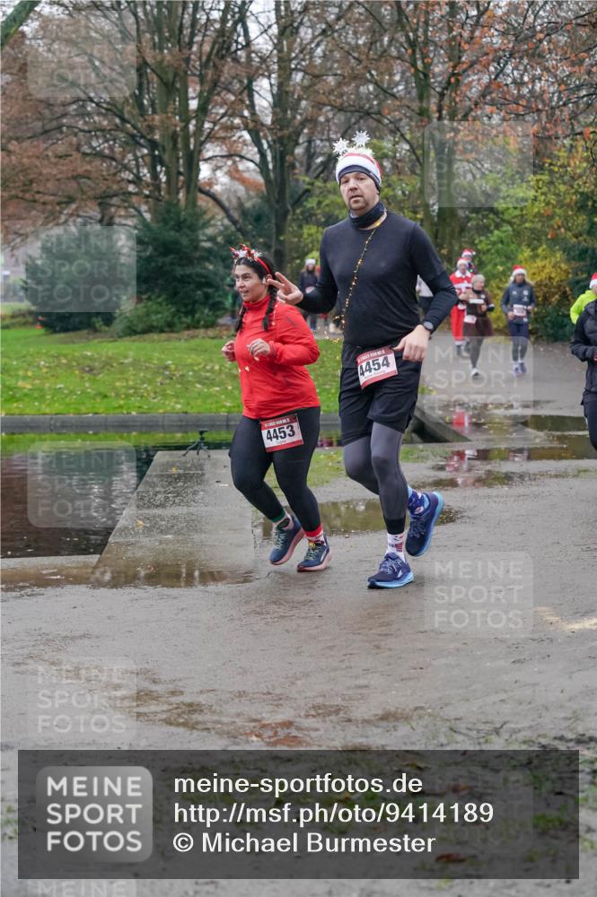 07.12.2025 - St. Pauli X-Mass-Run No. 15 Michael Burmester http://msf.ph/oto/9414189 07.12.2025 10:04:36 Laufen 0, 4453, 4454 meine-sportfotos.de