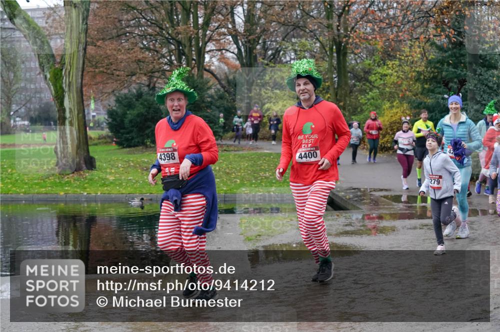 07.12.2025 - St. Pauli X-Mass-Run No. 15 Michael Burmester http://msf.ph/oto/9414212 07.12.2025 11:46:50 Laufen 4398, 4400, 279 meine-sportfotos.de