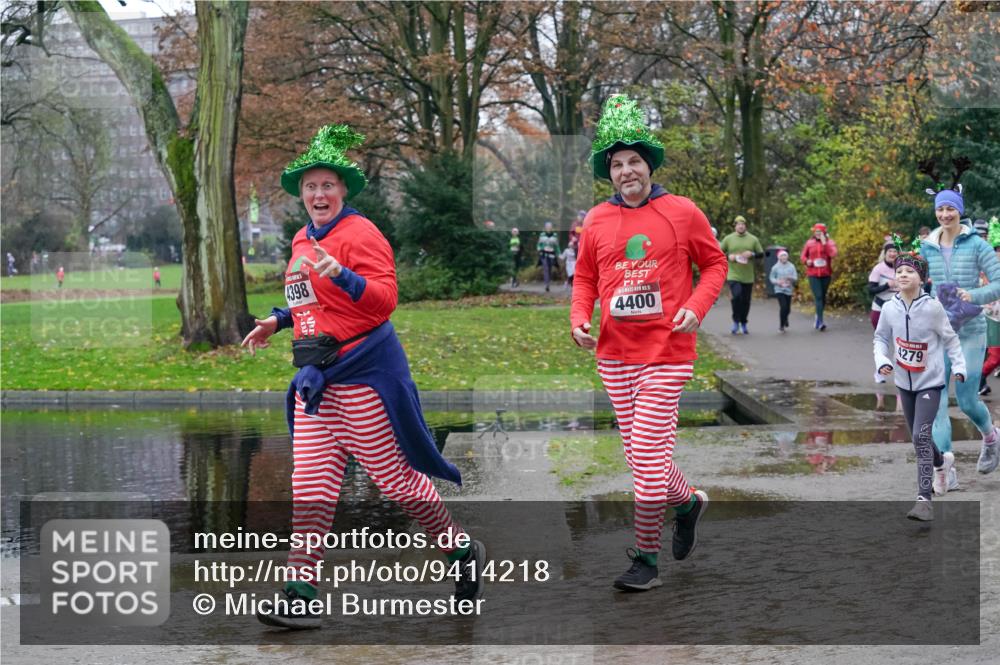 07.12.2025 - St. Pauli X-Mass-Run No. 15 Michael Burmester http://msf.ph/oto/9414218 07.12.2025 11:46:50 Laufen 4398, 4400, 4279 meine-sportfotos.de