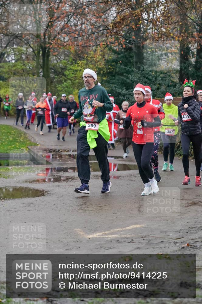 07.12.2025 - St. Pauli X-Mass-Run No. 15 Michael Burmester http://msf.ph/oto/9414225 07.12.2025 10:04:39 Laufen 369, 387, 404 meine-sportfotos.de