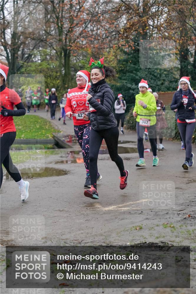 07.12.2025 - St. Pauli X-Mass-Run No. 15 Michael Burmester http://msf.ph/oto/9414243 07.12.2025 10:04:41 Laufen 422, 387 meine-sportfotos.de