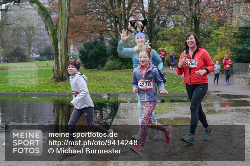 07.12.2025 - St. Pauli X-Mass-Run No. 15 Michael Burmester http://msf.ph/oto/9414248 07.12.2025 11:46:52 Laufen 7, 15, 4270, 4268 meine-sportfotos.de
