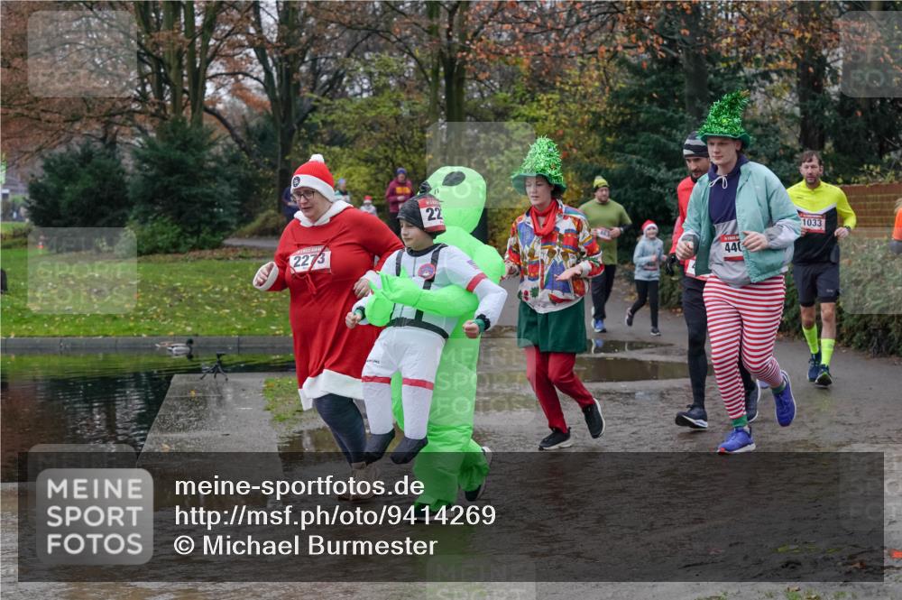 07.12.2025 - St. Pauli X-Mass-Run No. 15 Michael Burmester http://msf.ph/oto/9414269 07.12.2025 11:46:55 Laufen 2273, 22, 440, 1033 meine-sportfotos.de