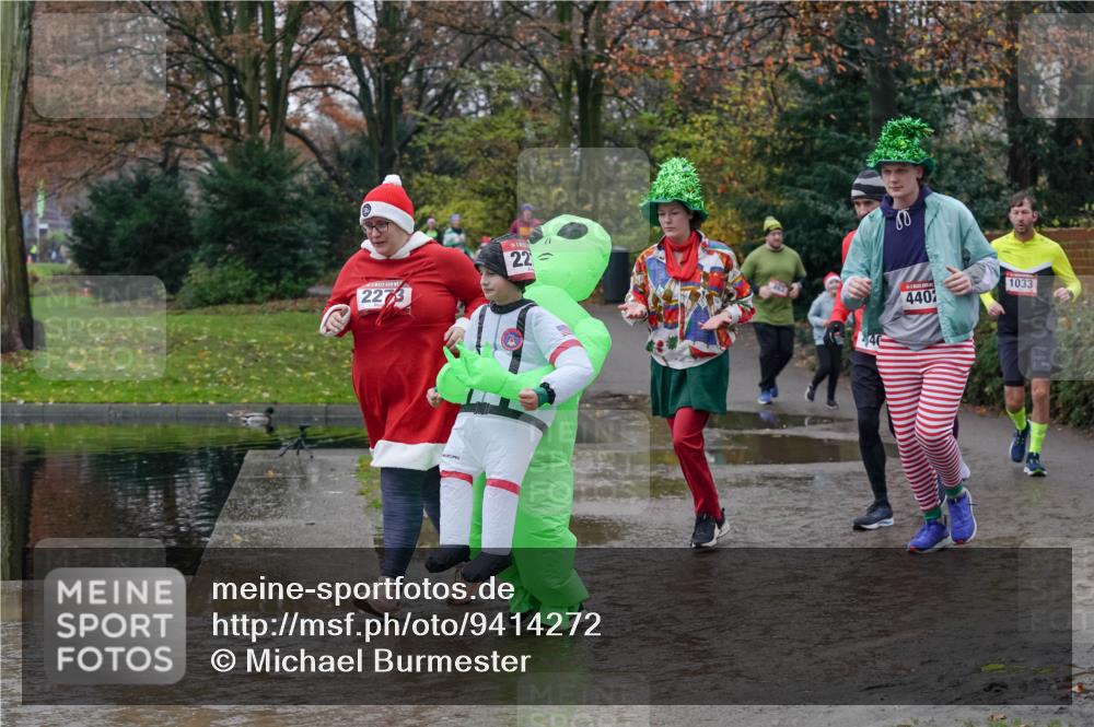 07.12.2025 - St. Pauli X-Mass-Run No. 15 Michael Burmester http://msf.ph/oto/9414272 07.12.2025 11:46:55 Laufen 2273, 22, 4401, 1033 meine-sportfotos.de