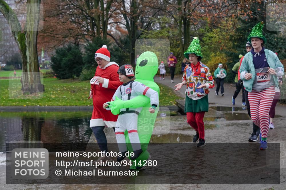07.12.2025 - St. Pauli X-Mass-Run No. 15 Michael Burmester http://msf.ph/oto/9414280 07.12.2025 11:46:55 Laufen 2275, 22, 4402 meine-sportfotos.de