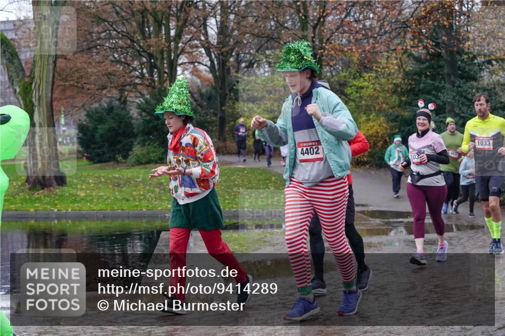 07.12.2025 - St. Pauli X-Mass-Run No. 15 Michael Burmester http://msf.ph/oto/9414289 07.12.2025 11:46:56 Laufen 5, 4402, 103, 1033 meine-sportfotos.de