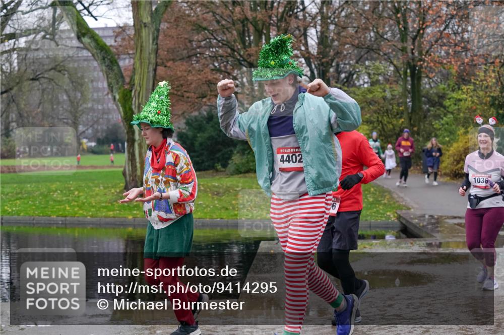 07.12.2025 - St. Pauli X-Mass-Run No. 15 Michael Burmester http://msf.ph/oto/9414295 07.12.2025 11:46:57 Laufen 15, 4402, 1036 meine-sportfotos.de