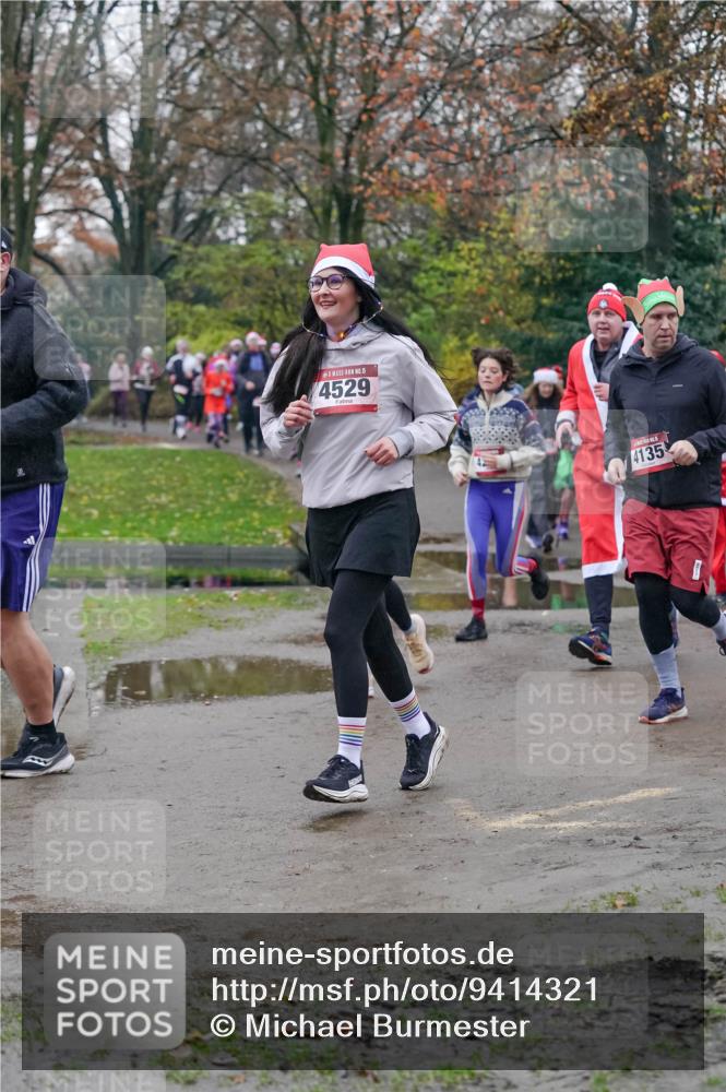 07.12.2025 - St. Pauli X-Mass-Run No. 15 Michael Burmester http://msf.ph/oto/9414321 07.12.2025 10:04:48 Laufen 15, 4529, 4135 meine-sportfotos.de