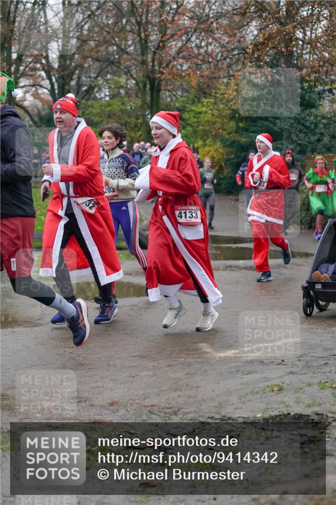 07.12.2025 - St. Pauli X-Mass-Run No. 15 Michael Burmester http://msf.ph/oto/9414342 07.12.2025 10:04:49 Laufen 203, 4133, 3715 meine-sportfotos.de