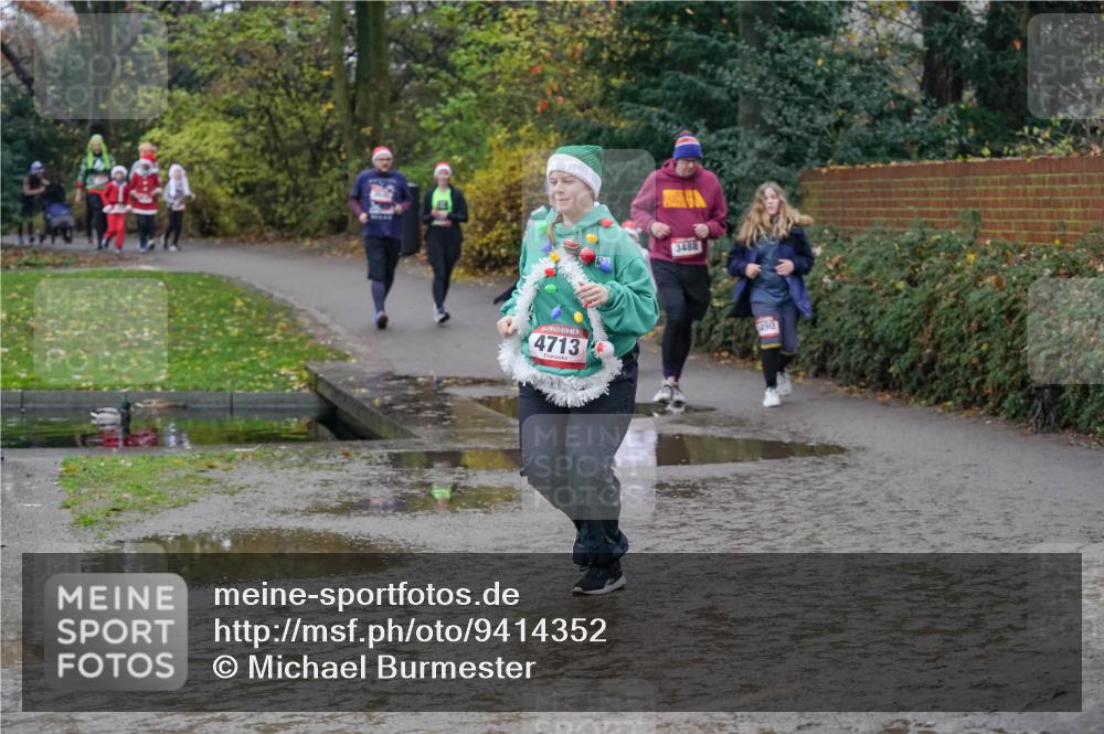 07.12.2025 - St. Pauli X-Mass-Run No. 15 Michael Burmester http://msf.ph/oto/9414352 07.12.2025 11:47:04 Laufen 4713, 3488, 490 meine-sportfotos.de