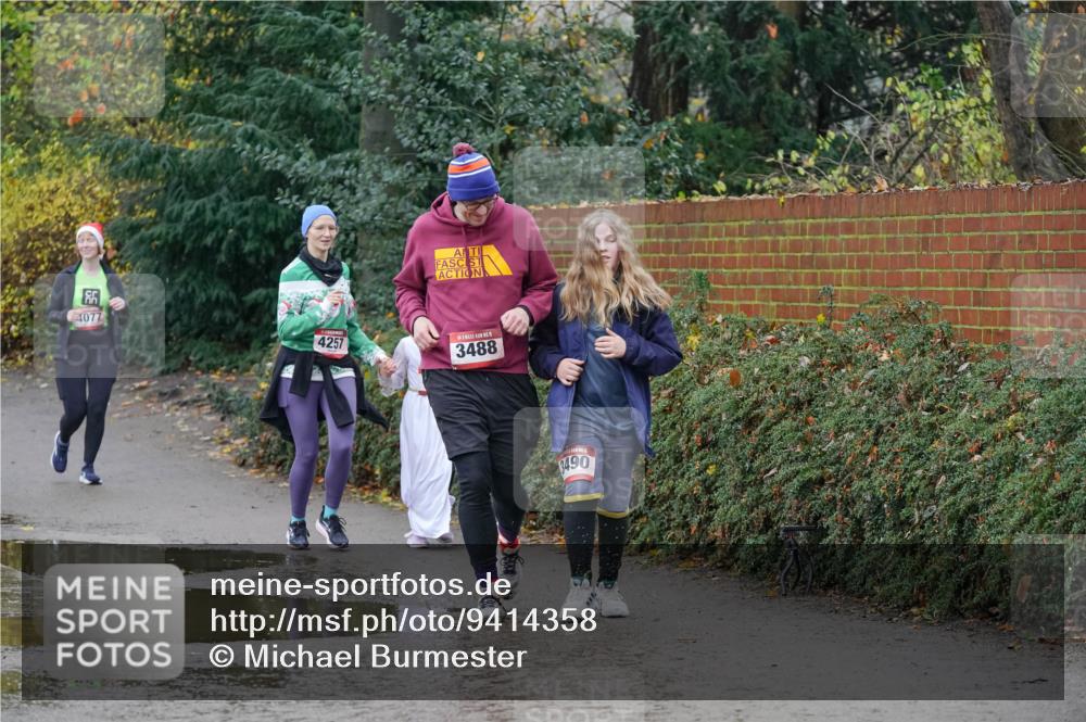 07.12.2025 - St. Pauli X-Mass-Run No. 15 Michael Burmester http://msf.ph/oto/9414358 07.12.2025 11:47:06 Laufen 39, 4077, 4257, 3488, 3490 meine-sportfotos.de