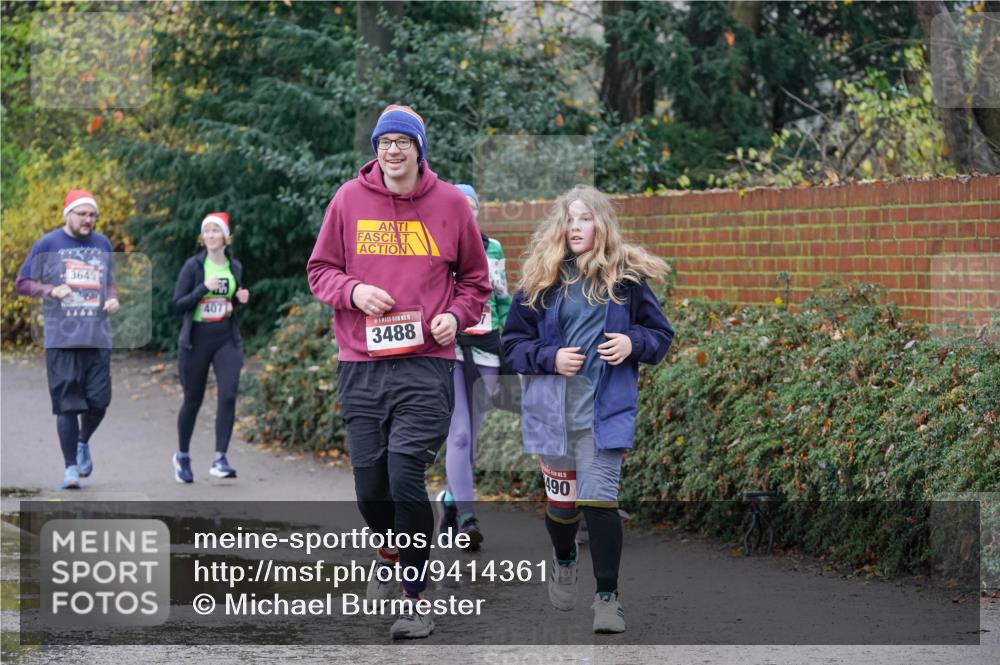 07.12.2025 - St. Pauli X-Mass-Run No. 15 Michael Burmester http://msf.ph/oto/9414361 07.12.2025 11:47:07 Laufen 3645, 407, 15, 3488, 490 meine-sportfotos.de