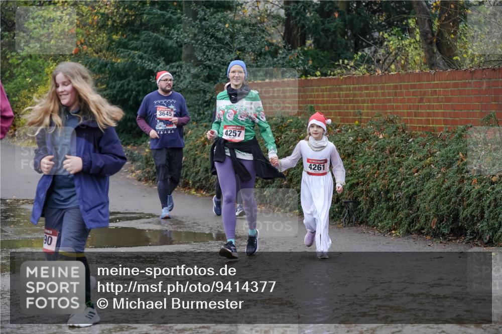 07.12.2025 - St. Pauli X-Mass-Run No. 15 Michael Burmester http://msf.ph/oto/9414377 07.12.2025 11:47:09 Laufen 90, 3645, 4257, 4261 meine-sportfotos.de