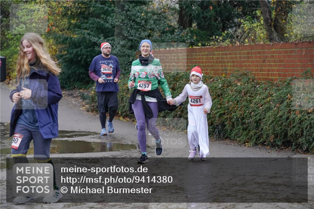 07.12.2025 - St. Pauli X-Mass-Run No. 15 Michael Burmester http://msf.ph/oto/9414380 07.12.2025 11:47:10 Laufen 90, 3645, 4257, 4261 meine-sportfotos.de