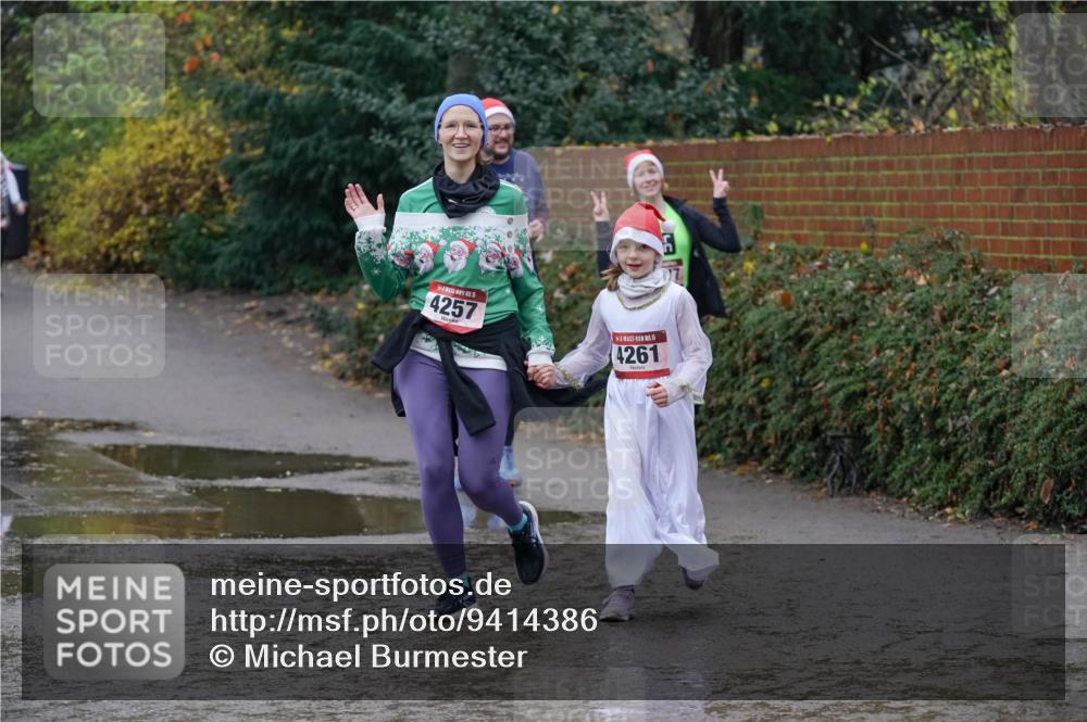 07.12.2025 - St. Pauli X-Mass-Run No. 15 Michael Burmester http://msf.ph/oto/9414386 07.12.2025 11:47:10 Laufen 15, 4257, 15, 4261 meine-sportfotos.de