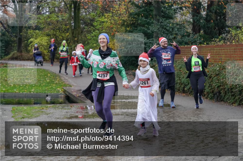07.12.2025 - St. Pauli X-Mass-Run No. 15 Michael Burmester http://msf.ph/oto/9414394 07.12.2025 11:47:12 Laufen 15, 4257, 15, 4261, 3645, 44444, 4077 meine-sportfotos.de