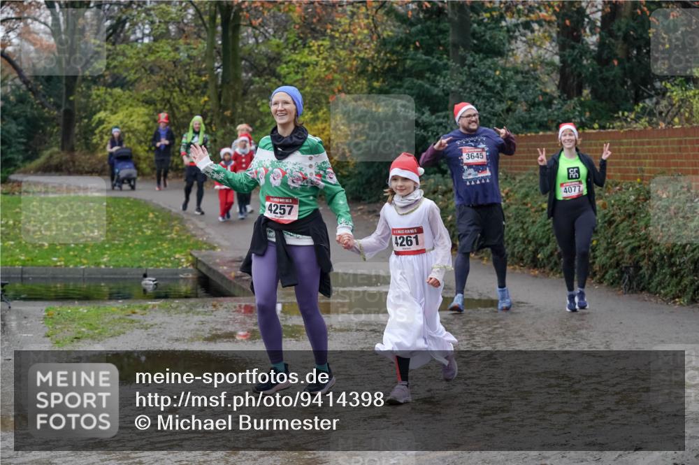 07.12.2025 - St. Pauli X-Mass-Run No. 15 Michael Burmester http://msf.ph/oto/9414398 07.12.2025 11:47:12 Laufen 4257, 15, 4261, 3645, 4077 meine-sportfotos.de