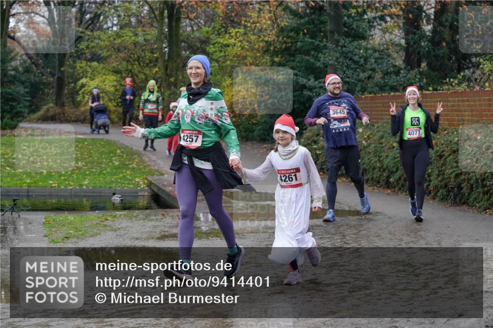 07.12.2025 - St. Pauli X-Mass-Run No. 15 Michael Burmester http://msf.ph/oto/9414401 07.12.2025 11:47:12 Laufen 15, 4257, 15, 4261, 3645, 44444, 4077 meine-sportfotos.de