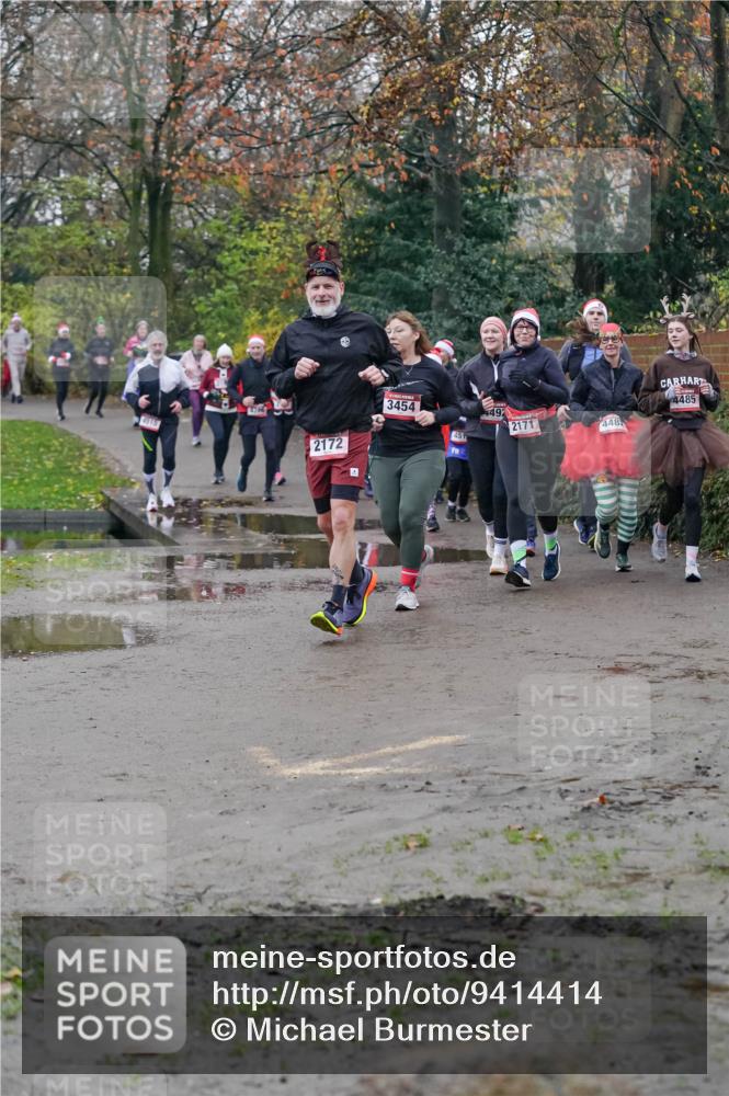 07.12.2025 - St. Pauli X-Mass-Run No. 15 Michael Burmester http://msf.ph/oto/9414414 07.12.2025 10:04:57 Laufen 4515, 4764, 2172, 3454, 45, 4492, 2171, 448, 4485 meine-sportfotos.de