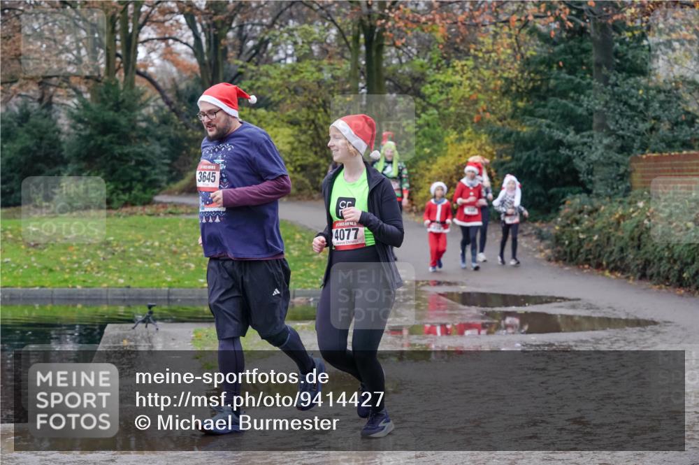 07.12.2025 - St. Pauli X-Mass-Run No. 15 Michael Burmester http://msf.ph/oto/9414427 07.12.2025 11:47:15 Laufen 3645, 4077 meine-sportfotos.de