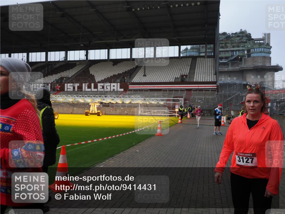 07.12.2025 - St. Pauli X-Mass-Run No. 15 Fabian Wolf http://msf.ph/oto/9414431 07.12.2025 11:22:36 Ziel 520, 1018, 1349, 1391, 1431, 2550, 2557, 2985, 3127 meine-sportfotos.de