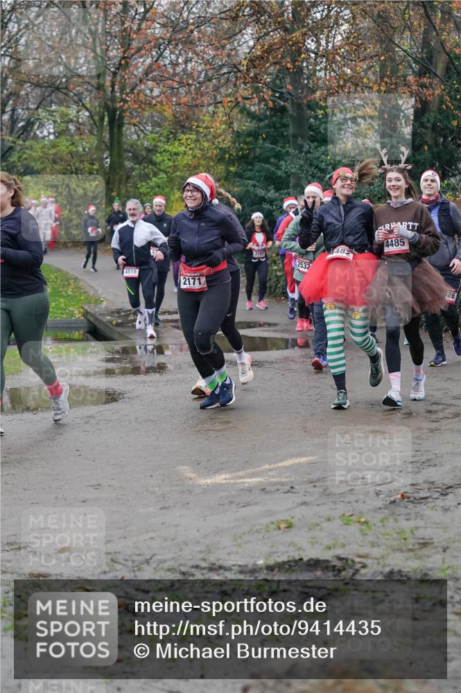 07.12.2025 - St. Pauli X-Mass-Run No. 15 Michael Burmester http://msf.ph/oto/9414435 07.12.2025 10:04:59 Laufen 4515, 2171, 2101, 2532, 48, 4485, 526 meine-sportfotos.de