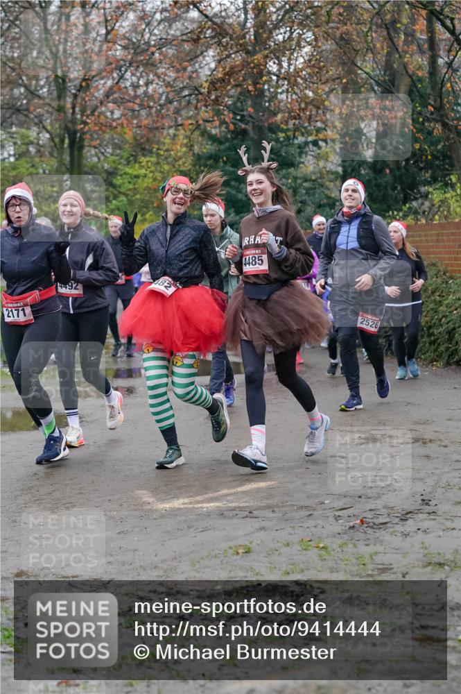 07.12.2025 - St. Pauli X-Mass-Run No. 15 Michael Burmester http://msf.ph/oto/9414444 07.12.2025 10:04:59 Laufen 2171, 4492, 4485, 2526 meine-sportfotos.de