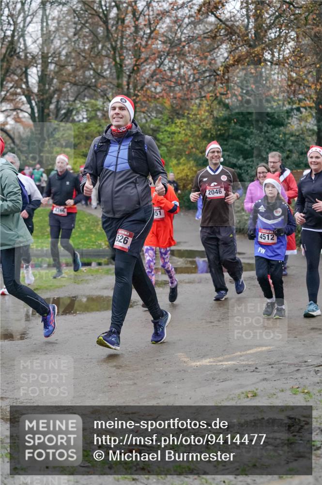 07.12.2025 - St. Pauli X-Mass-Run No. 15 Michael Burmester http://msf.ph/oto/9414477 07.12.2025 10:05:01 Laufen 4766, 526, 51, 2046, 6, 4512 meine-sportfotos.de