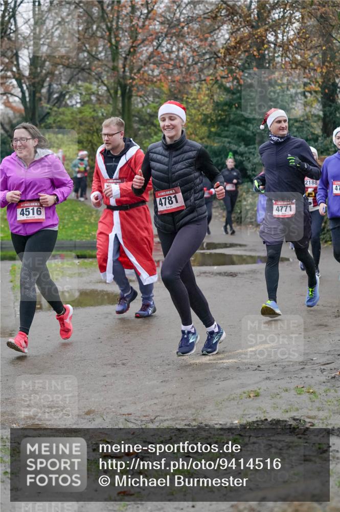 07.12.2025 - St. Pauli X-Mass-Run No. 15 Michael Burmester http://msf.ph/oto/9414516 07.12.2025 10:05:04 Laufen 15, 4516, 15, 4781, 4771, 2188, 47 meine-sportfotos.de