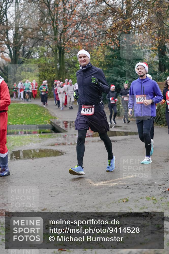07.12.2025 - St. Pauli X-Mass-Run No. 15 Michael Burmester http://msf.ph/oto/9414528 07.12.2025 10:05:04 Laufen 15, 4771, 2074, 4765 meine-sportfotos.de