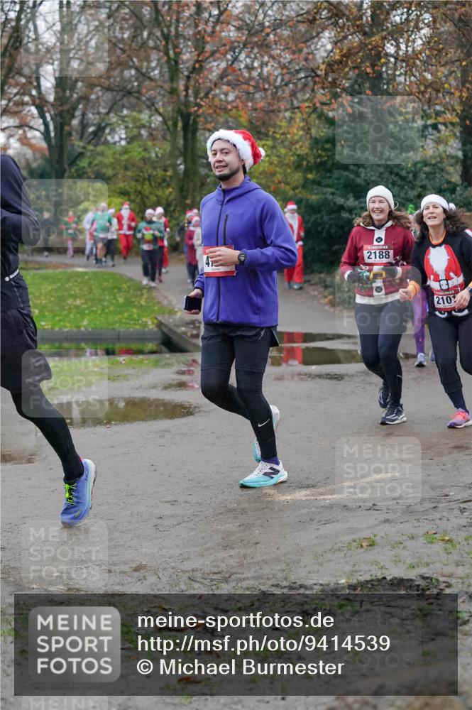 07.12.2025 - St. Pauli X-Mass-Run No. 15 Michael Burmester http://msf.ph/oto/9414539 07.12.2025 10:05:05 Laufen 2188, 210 meine-sportfotos.de