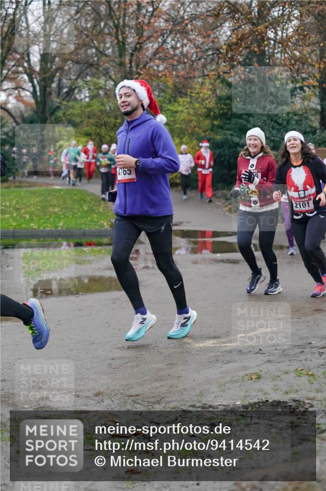 07.12.2025 - St. Pauli X-Mass-Run No. 15 Michael Burmester http://msf.ph/oto/9414542 07.12.2025 10:05:05 Laufen 4765, 8, 2101 meine-sportfotos.de