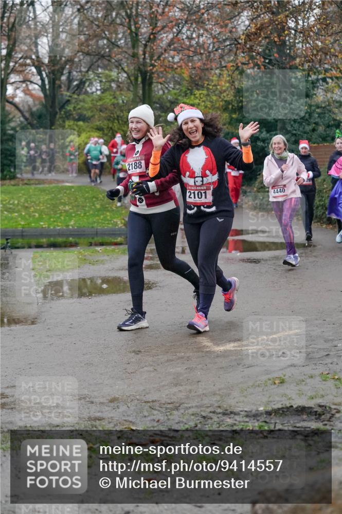 07.12.2025 - St. Pauli X-Mass-Run No. 15 Michael Burmester http://msf.ph/oto/9414557 07.12.2025 10:05:06 Laufen 2188, 15, 2101, 4440 meine-sportfotos.de