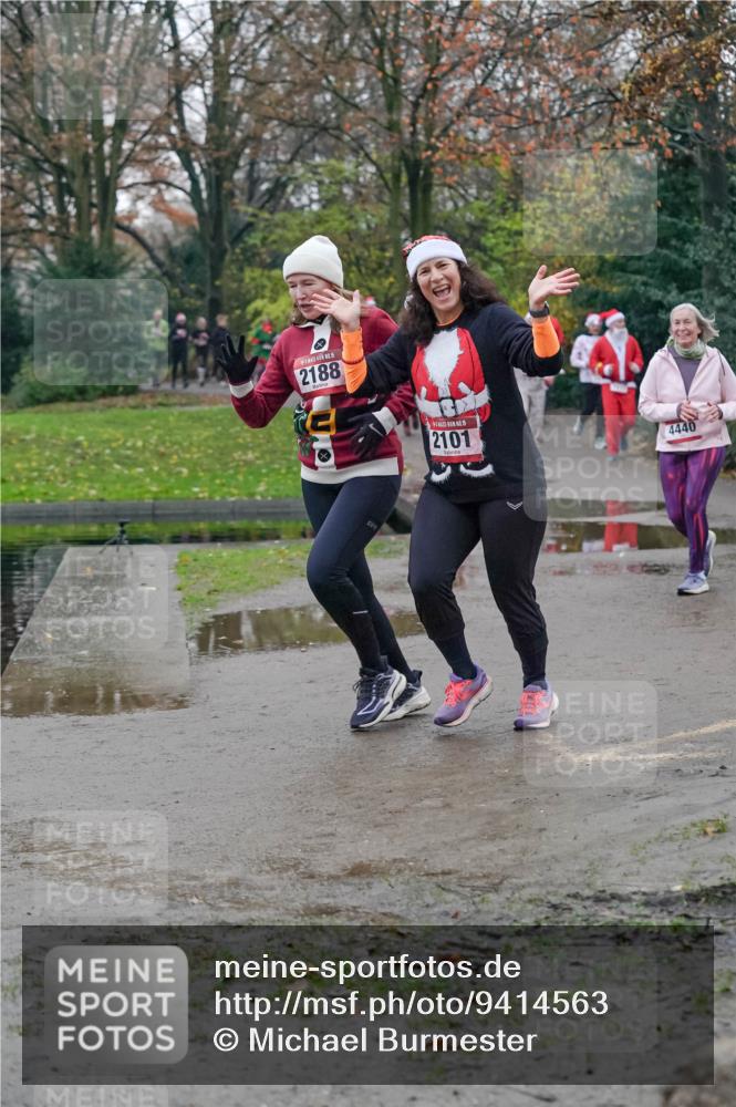 07.12.2025 - St. Pauli X-Mass-Run No. 15 Michael Burmester http://msf.ph/oto/9414563 07.12.2025 10:05:06 Laufen 15, 2188, 15, 2101, 4440 meine-sportfotos.de