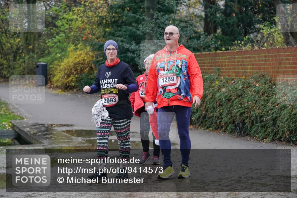 07.12.2025 - St. Pauli X-Mass-Run No. 15 Michael Burmester http://msf.ph/oto/9414573 07.12.2025 11:48:20 Laufen 2025, 2093, 2, 1259 meine-sportfotos.de