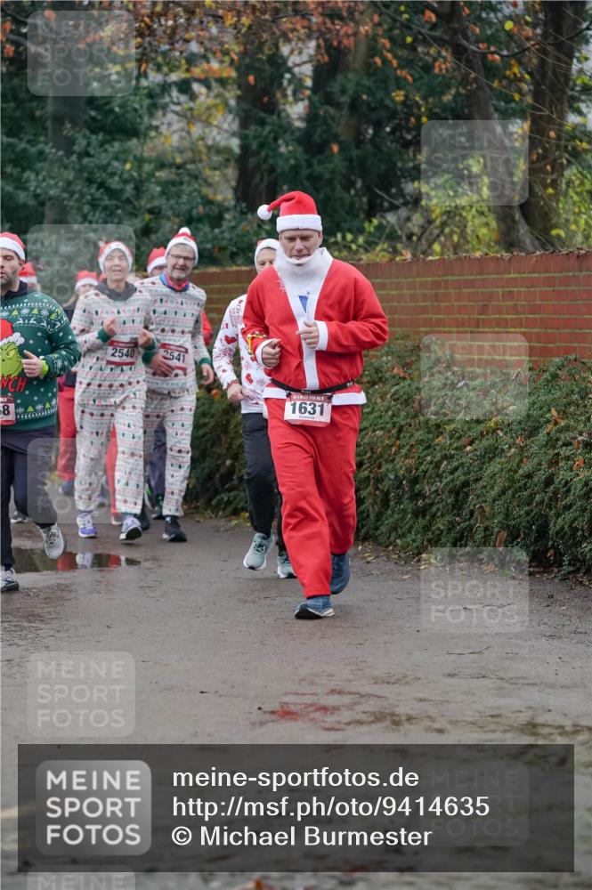 07.12.2025 - St. Pauli X-Mass-Run No. 15 Michael Burmester http://msf.ph/oto/9414635 07.12.2025 10:05:12 Laufen 8, 2540, 2541, 1631 meine-sportfotos.de