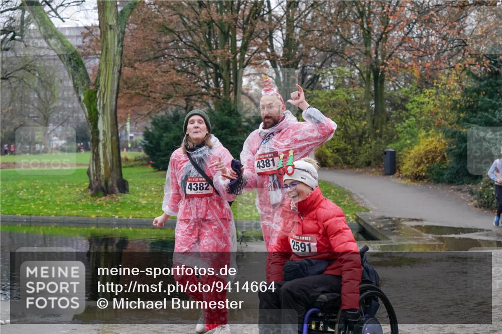 07.12.2025 - St. Pauli X-Mass-Run No. 15 Michael Burmester http://msf.ph/oto/9414664 07.12.2025 11:49:34 Laufen 4382, 15, 4381, 5, 2591 meine-sportfotos.de
