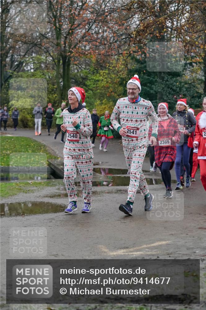 07.12.2025 - St. Pauli X-Mass-Run No. 15 Michael Burmester http://msf.ph/oto/9414677 07.12.2025 10:05:16 Laufen 2540, 2541, 2369, 388 meine-sportfotos.de