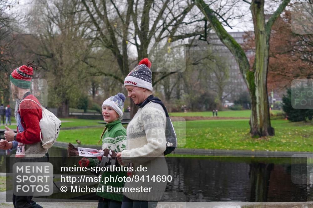 07.12.2025 - St. Pauli X-Mass-Run No. 15 Michael Burmester http://msf.ph/oto/9414690 07.12.2025 11:49:44 Laufen 15 meine-sportfotos.de