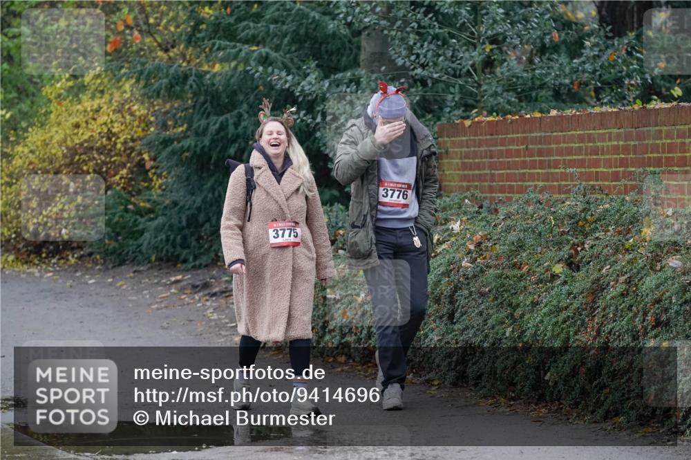 07.12.2025 - St. Pauli X-Mass-Run No. 15 Michael Burmester http://msf.ph/oto/9414696 07.12.2025 11:52:03 Laufen 3775, 3776 meine-sportfotos.de