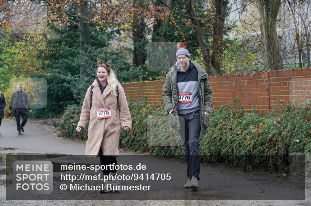 07.12.2025 - St. Pauli X-Mass-Run No. 15 Michael Burmester http://msf.ph/oto/9414705 07.12.2025 11:52:09 Laufen 3775, 3776 meine-sportfotos.de