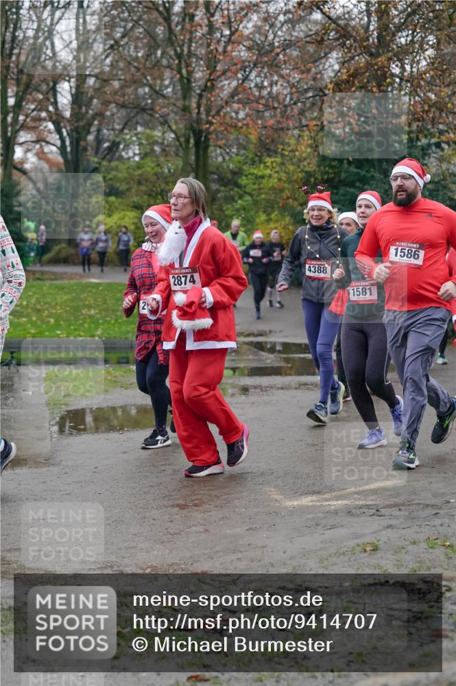 07.12.2025 - St. Pauli X-Mass-Run No. 15 Michael Burmester http://msf.ph/oto/9414707 07.12.2025 10:05:17 Laufen 2874, 4388, 1581, 15, 1586 meine-sportfotos.de