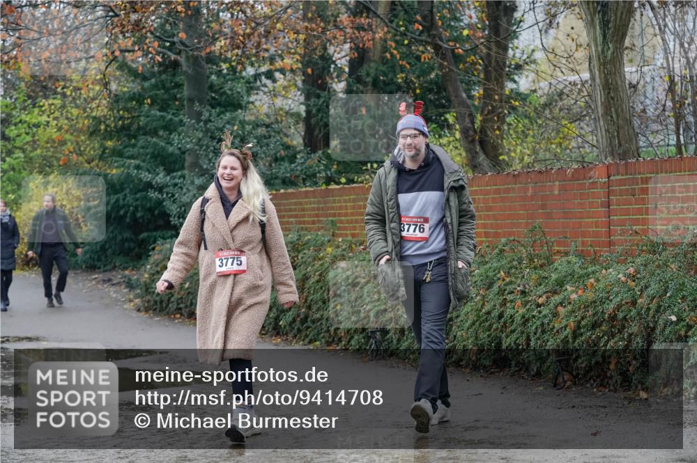 07.12.2025 - St. Pauli X-Mass-Run No. 15 Michael Burmester http://msf.ph/oto/9414708 07.12.2025 11:52:10 Laufen 3775, 3776 meine-sportfotos.de